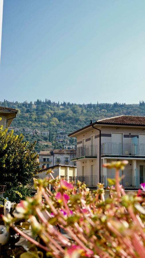 Boutique Apartment Ca Tulles Torri Del Benaco Exterior photo